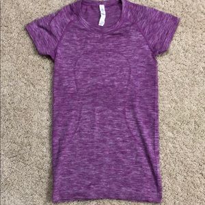 Lulu lemon tshirt
